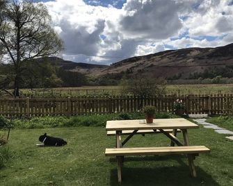 Rowan Cottage, Crannachcottages - Garve - Innenhof