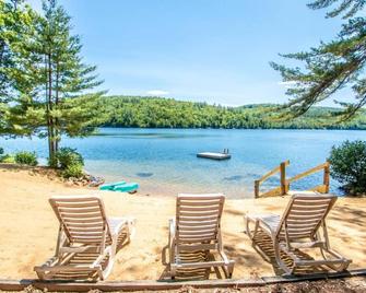 Squam Lake 3 bed plus 3 bath rental (Suite 7) - Holderness - Patio