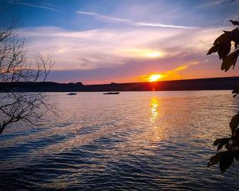 The Beaver Creek Getaway 2 Bed/1 Bath, Kitchen, 1 Mile From Beaver Creek Marina - Monticello - Beach
