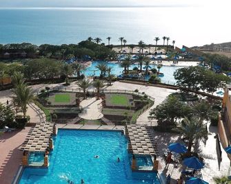 Grand East Hotel Resort And Spa - Sweimeh - Piscina