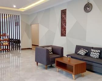Alzara Hotel Syariah - Wonosari - Lounge