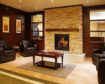 Holiday Inn & Suites Lloydminster By IHG - Lloydminster - Lobby