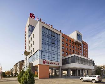 Ramada by Wyndham Oradea - Oradea - Building