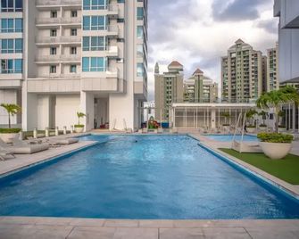 East Tower - Spacious 3 Bed Apt in Costa del Este - Panama City - Piscine