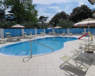 Hotel Angelini - Nago–Torbole - Pool