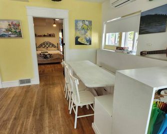 Lakeview Suite by Trout Lake - Vancouver