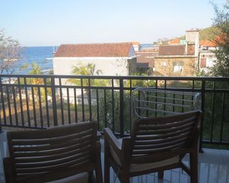 Master Homestay - Amlapura - Balcony