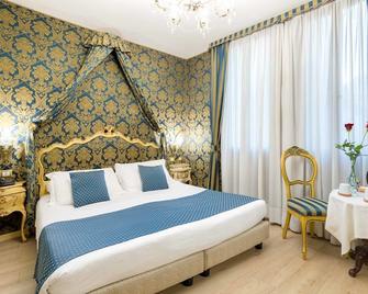 Hotel San Giorgio - Venice - Bedroom