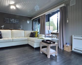 Modern waterfront chalet - Geel - Wohnzimmer