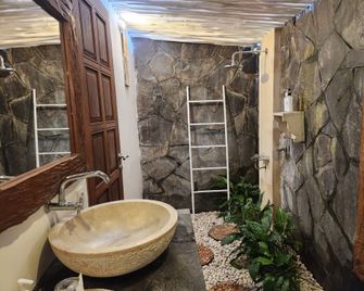 The Calmtree Bungalows - North Kuta - Kylpyhuone