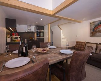 Résidence Grand Roc - Bruyères 022 - Happy Rentals - Argentière - Dining room