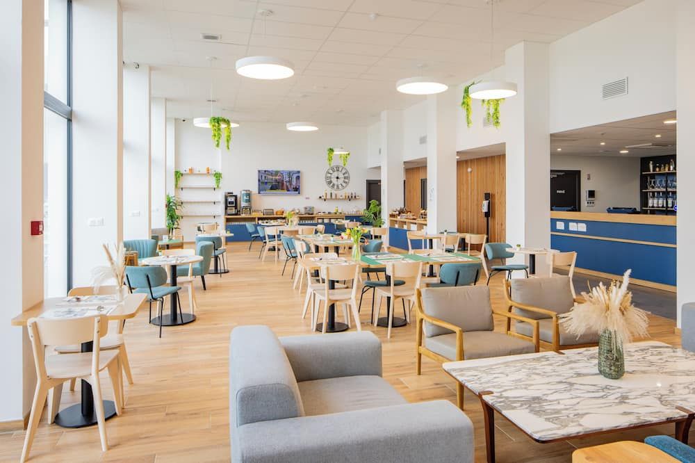 أول سويتس أبارت أوتل | لو هافر سنتر - ليه دوكس - لو هافر - مطعم