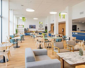 أول سويتس أبارت أوتل | لو هافر سنتر - ليه دوكس - لو هافر - مطعم