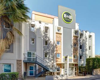 B&B HOTEL Marseille Parc Chanot - Marseille - Gebouw