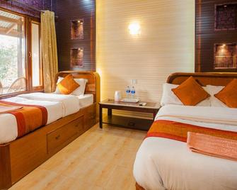 Chitwan Forest Resort - Sauraha - Bedroom