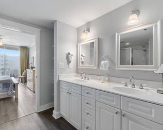 ~beachy~2 King Suite! Amazing Gulf And Pool View-Free Premium Beach Service - Fort Walton Beach - Bathroom