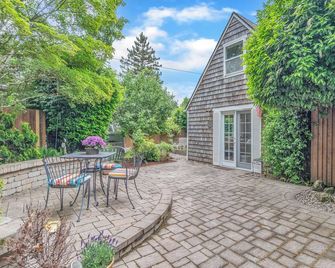 Cozy Rose Cottage in Salem - Salem - Innenhof