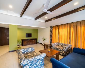 Country Inn Nature Resort Bhimtal - Nainital - Salon