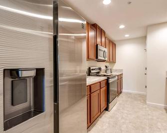 Oak Street #3 - Green Cove Springs - Kitchen