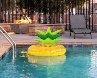 Bright & Inviting Space! Experience The Best of Avondale- Pool Access - Avondale - Piscina
