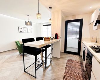 The Business Stay: Brand new in Lac 2 - Tunis - Salle à manger