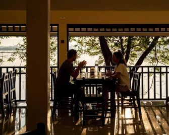 Wopakok Hotel - Champasak - Balcony