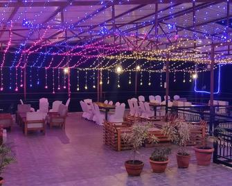 Saalvan Resort - Ranikhet - Restaurante
