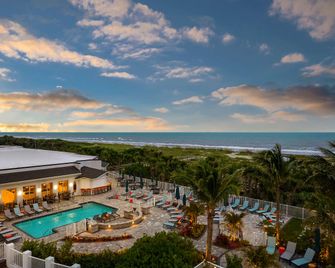 Hilton Garden Inn Cocoa Beach Oceanfront - קוקואה ביץ' - בריכה