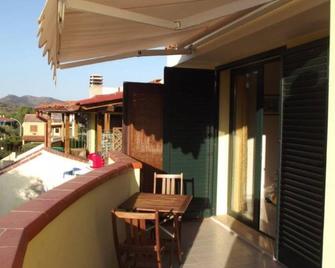 Case Vacanza Mulvoni Aiosardegna - Bilocale Mulvoni - Pula - Balcony