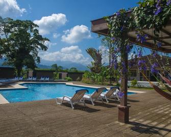 Finca Hotel Rosa Antonia - Calarcá - Piscina