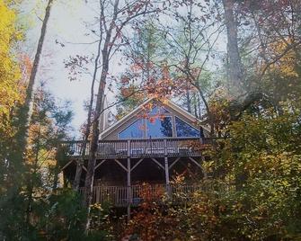 Beautiful Lake House on Lake Hiwassee in Bear Paw with Dock and majestic views - Murphy - Gebäude