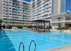 Warm Time Cabin 2Br Condo Unit (Marina Spatial) - Dumaguete City - Pool