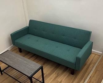 Modern 1 BR apartment with Sunken Living Room and AC, WiFi in superb Brooklyn - Brooklyn