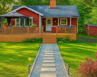 Röd Stuga by Falunio - Södertälje - Byggnad