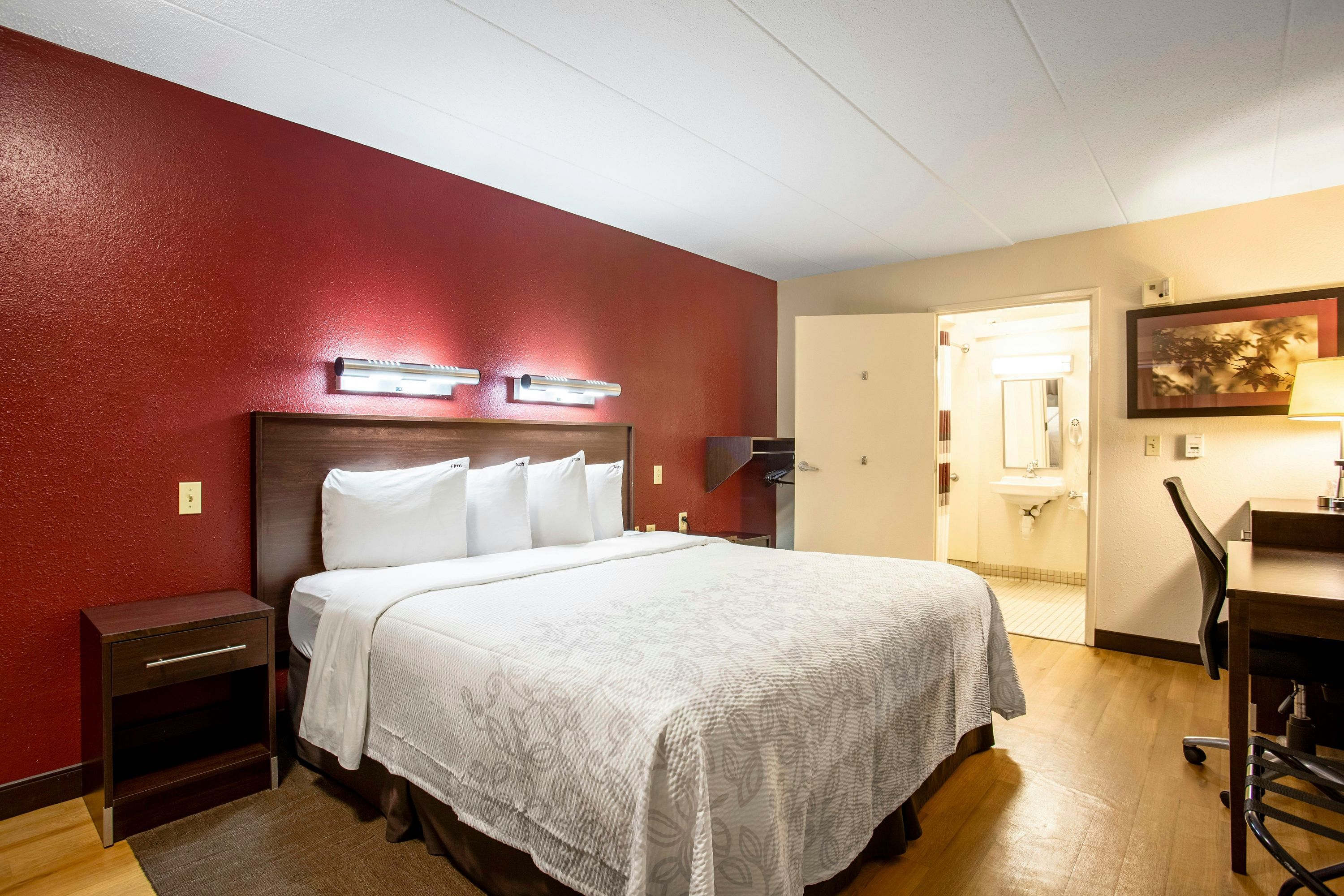 Red Roof Inn Plus+ Chicago - Willowbrook