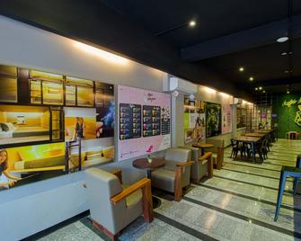 My Studio Hotel Juanda Airport Surabaya - Perumahan Angkatan Udara - Restaurante