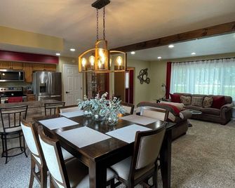 Ranch close to Notre Dame - Mishawaka - Dining room