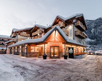 Albergo Dimaro Wellness Hotel - Dimaro - Gebouw