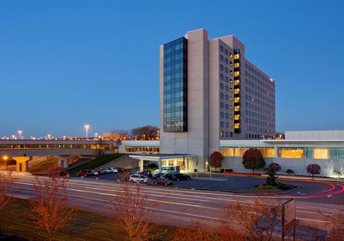 Hyatt Regency Pittsburgh International Airport 110 2 2 7 Pittsburgh Hotel Deals Reviews Kayak