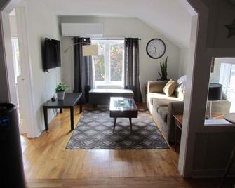 Willow B Inn - Kingsville - Living room