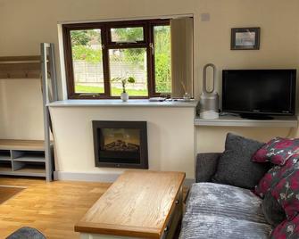 Countryside Cozy Cottage in Sherborne - Sherborne - Sala de estar