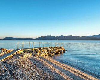 Apartment 'Old Boat' with Sea View, Wi-Fi and Air Conditioning - Lefkáda - Beach
