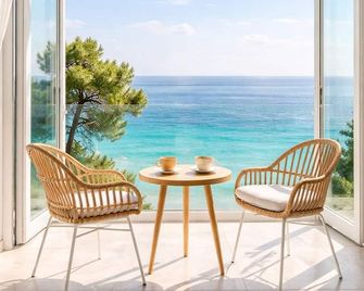 Gloria Luxury Suites - Moles Kalives - Balcony
