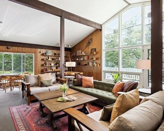 Mountaineer Inn - Dover - Lounge
