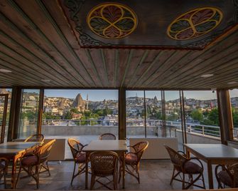 Termessos Hotel - גורמה - מרפסת