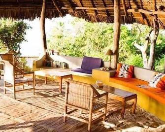 Kilindoni Sea View Bungalows - Kilindoni - Patio