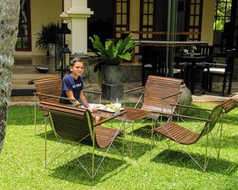 Beautiful 5 bedroom fully staffed Villa in Bentota, Sri Lanka - Bentota - Patio