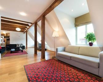 Tallinn City Apartments Old Town Toompea - Tallinn - Living room