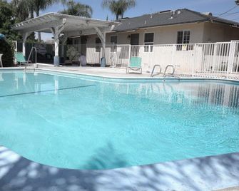 Elsinore Hot Springs & Lodge - Lake Elsinore - Pool