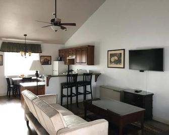 Bay Meadows Resort - Big Bear Lake